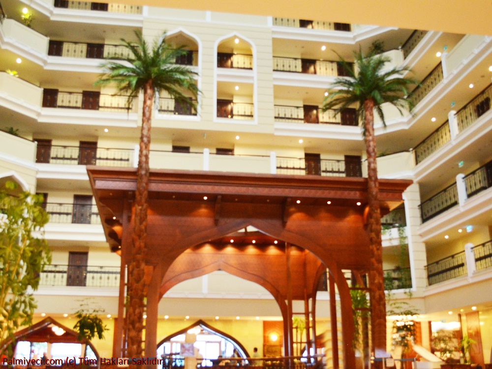 Crowne Plaza Antalya - Indoor high palm work